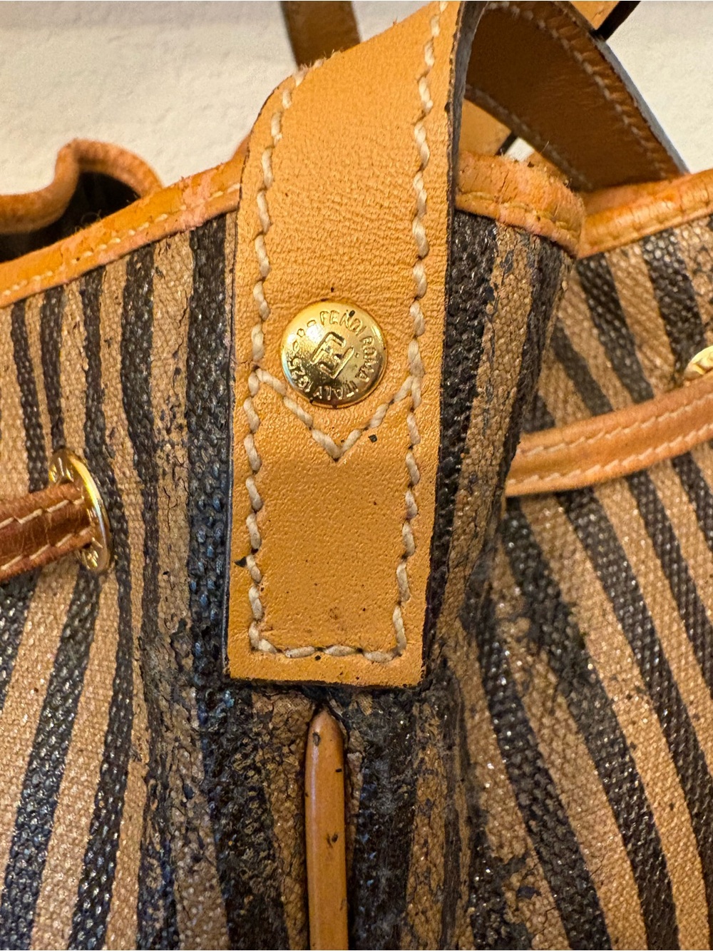 Vintage Fendi Pequin Stripe Bucket Bag Crossbody | Italy 1925 | Rare Vintage - Picture 11 of 14